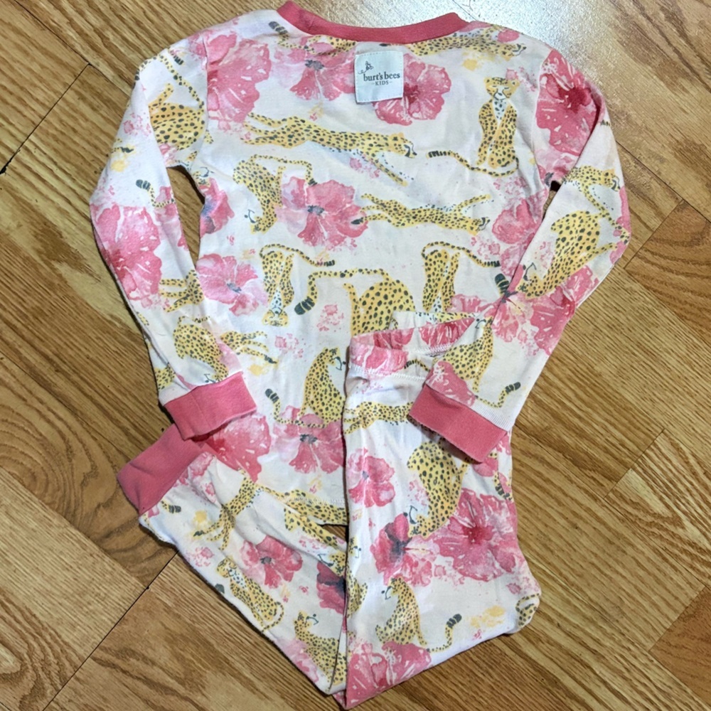 Burt’s Bees 2 Piece Cotton Pajamas Pink & White With Leopard Graphic SZ 2T
